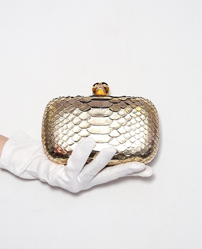 Skull Clutch, front view